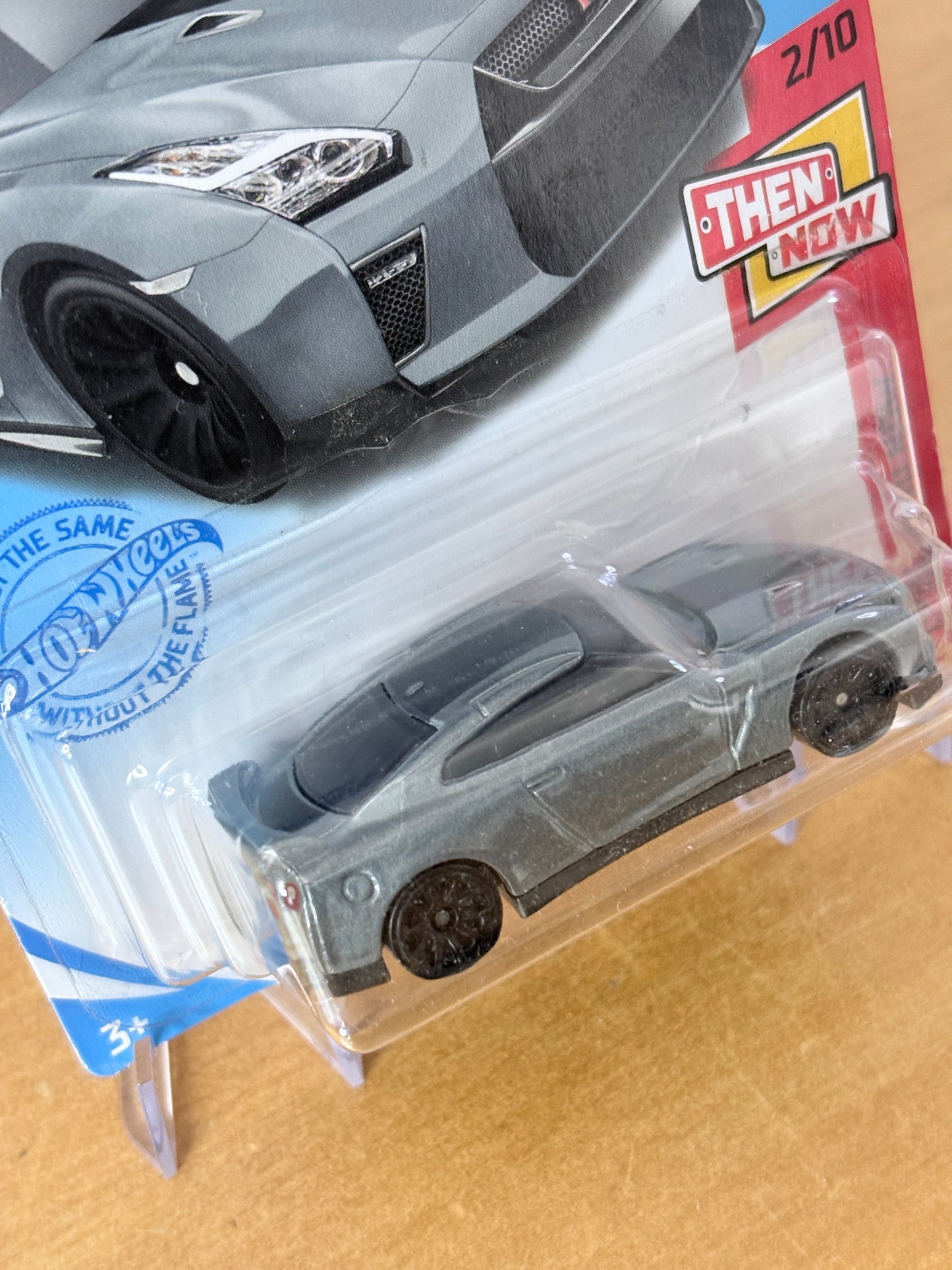 Hot Wheels '17 Nissan GT-R (R35) | Then and Now 2/10 Mainline