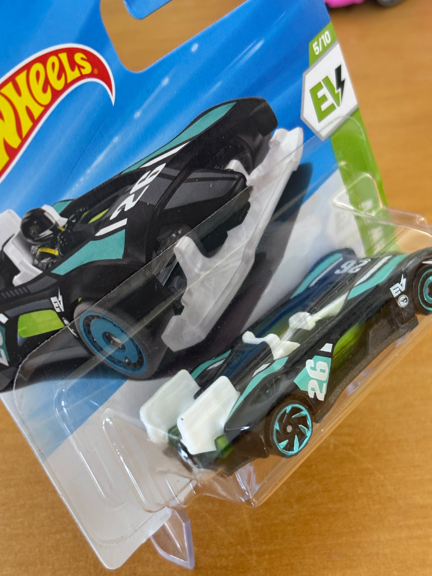 Hot Wheels Mainline Treasure Hunt / Electro Silhouette / 2026 HW EV 5/10 (Short Card)
