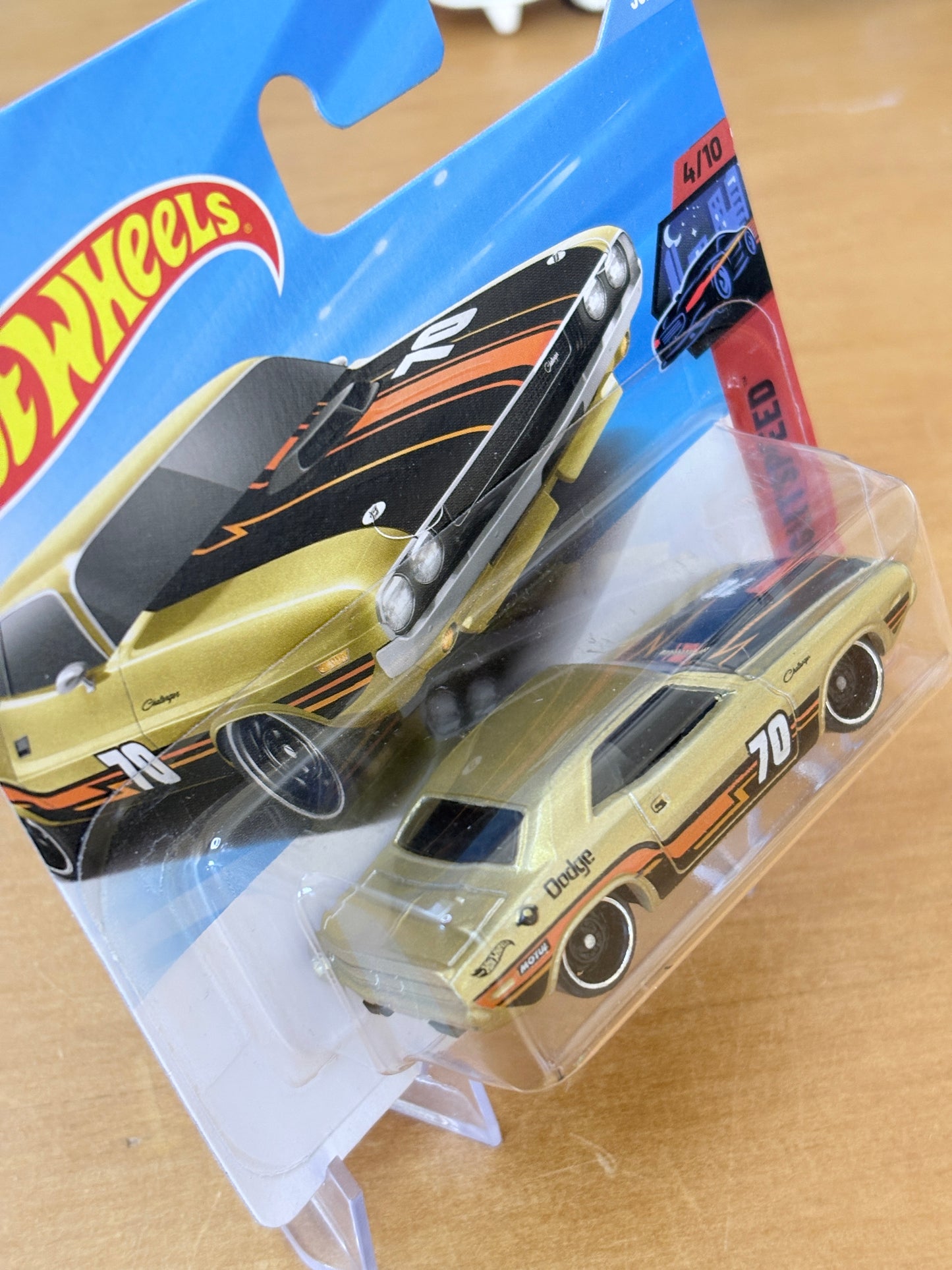 Hot Wheels Mainline / '70 Dodge Hemi Challenger / 2026 Nightspeed 4/10 (Short Card)