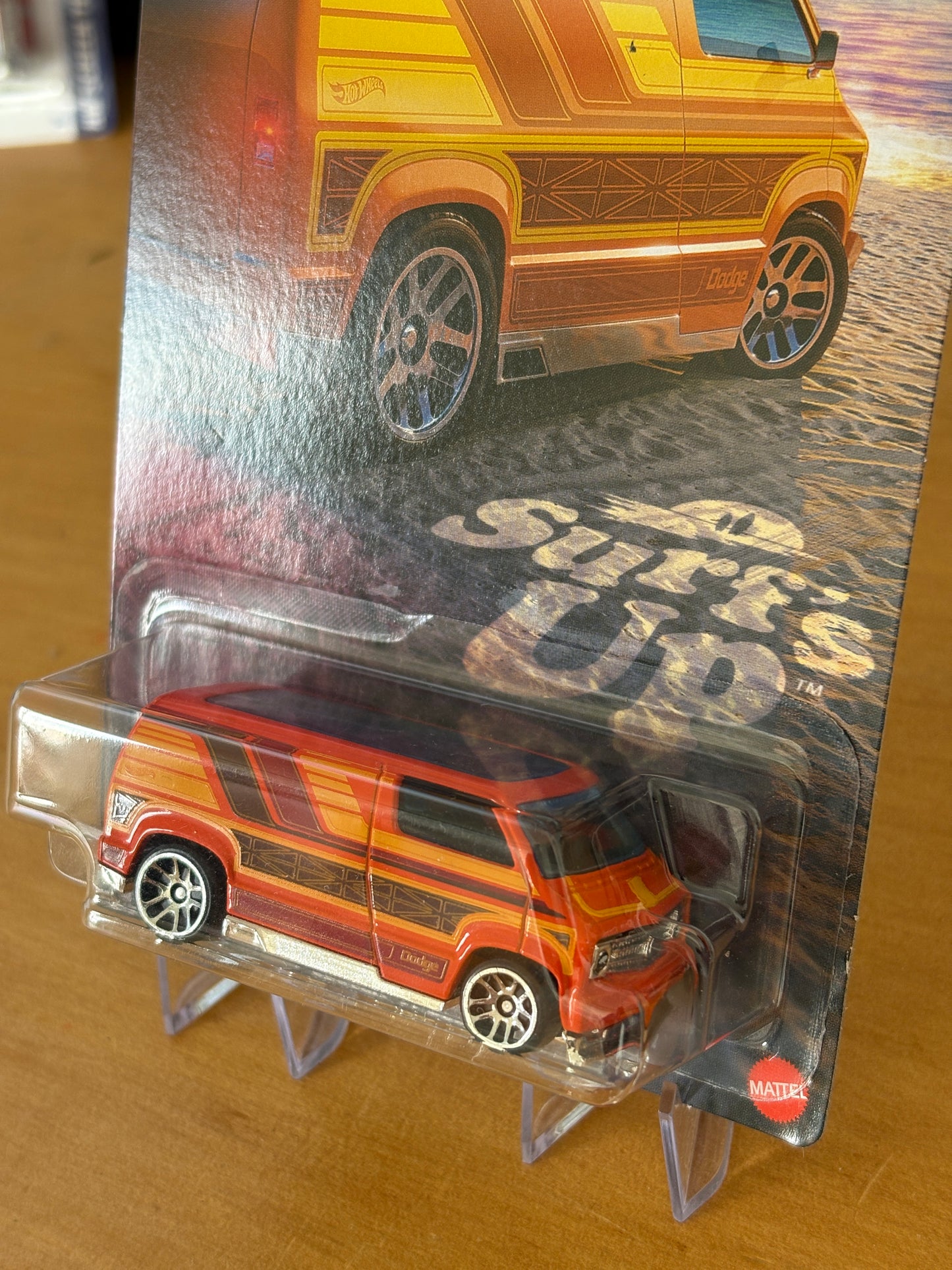 Hot Wheels Silver Series / Custom '77 Dodge Van / 2025 Surfs Up 2/5