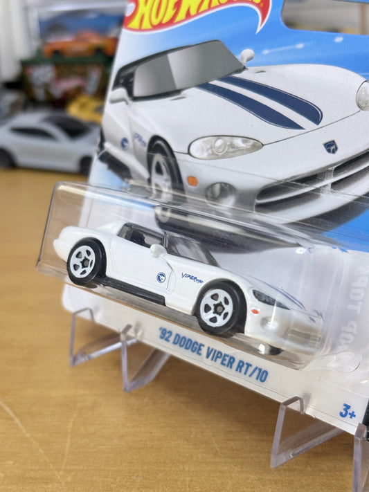 Hot Wheels Mainline Treasure Hunt | '92 Dodge Viper RT/10 | 2026 Drop Tops 2/5 (Short Card)