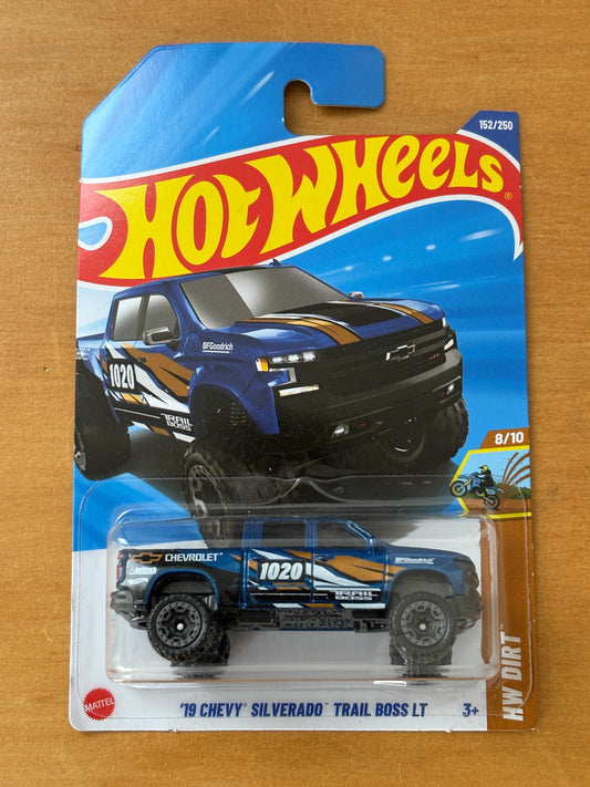 Hot Wheels Mainline / '19 Chevy Silverado Trail Boss LT / 2025 HW: Dirt 8/10