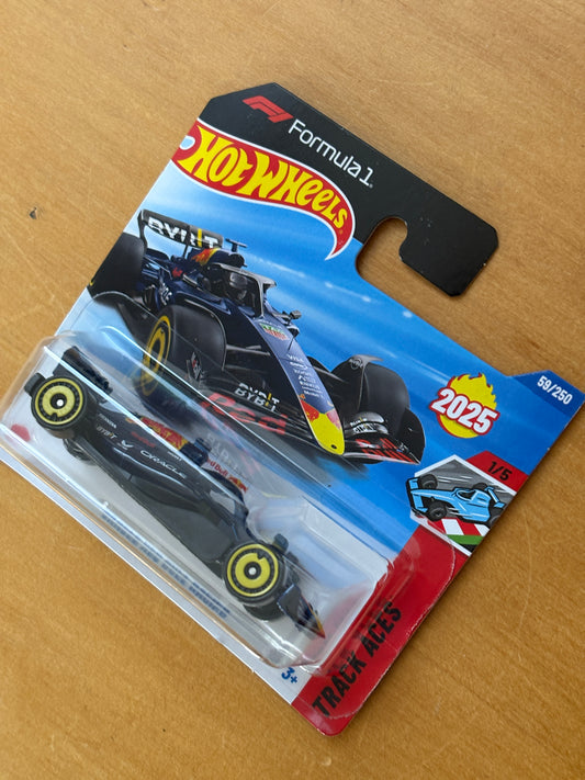 Hot Wheels Mainline / F1 Oracle Red Bull Racing / 2025 HW Track Aces 1/5 Short Card