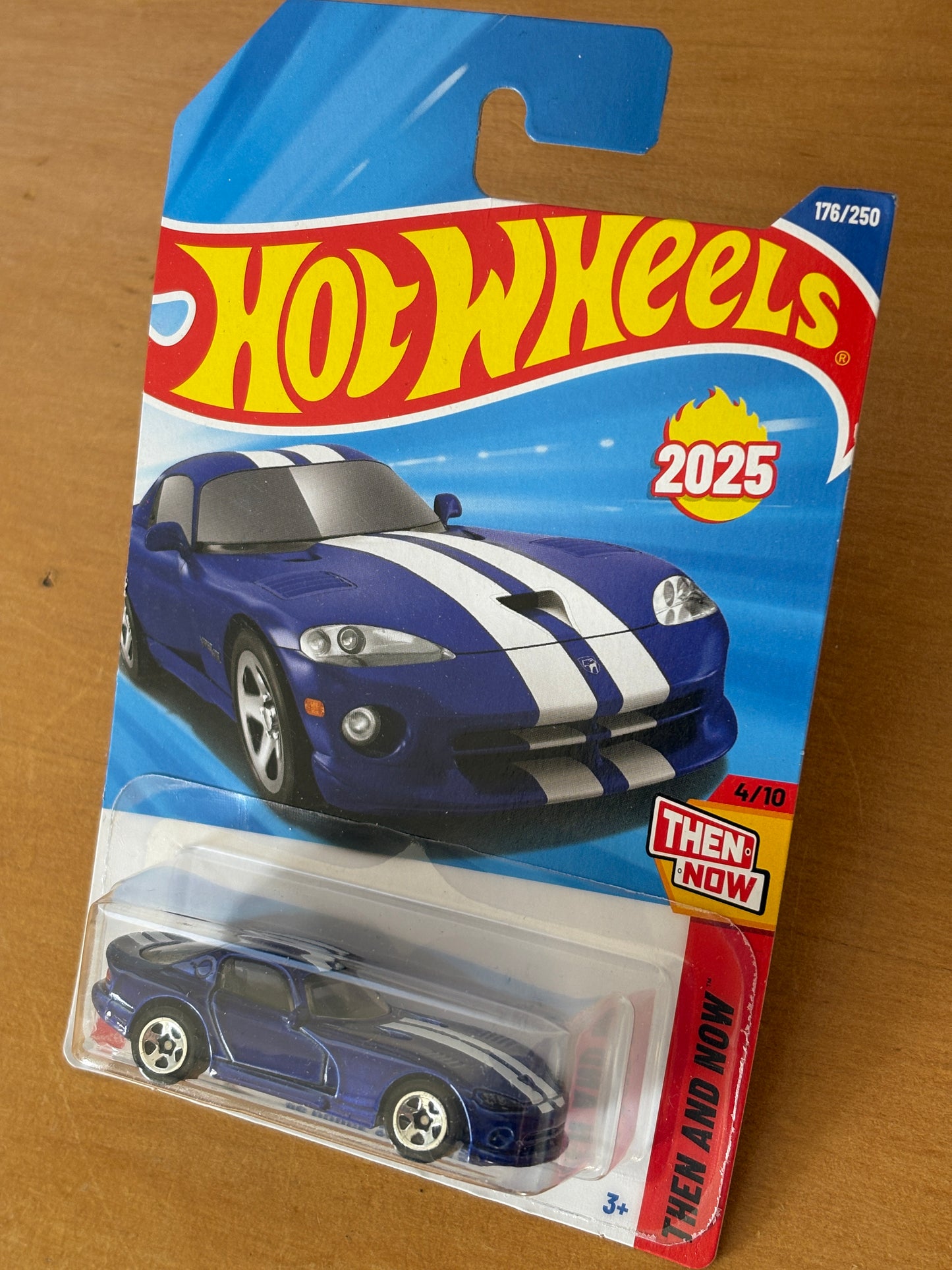 Hot Wheels Mainline / '95 Dodge Viper GTS / 2025 Then and Now 4/10