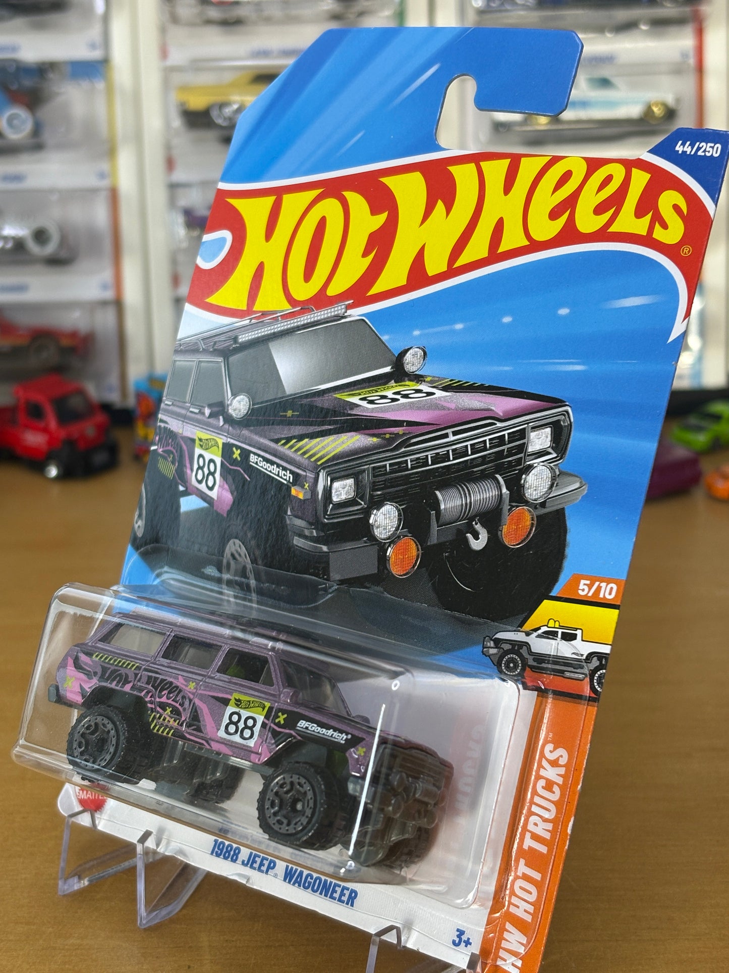 Hot Wheels Mainline / 1988 Jeep Wagoneer / 2025 HW Hot Trucks 5/10