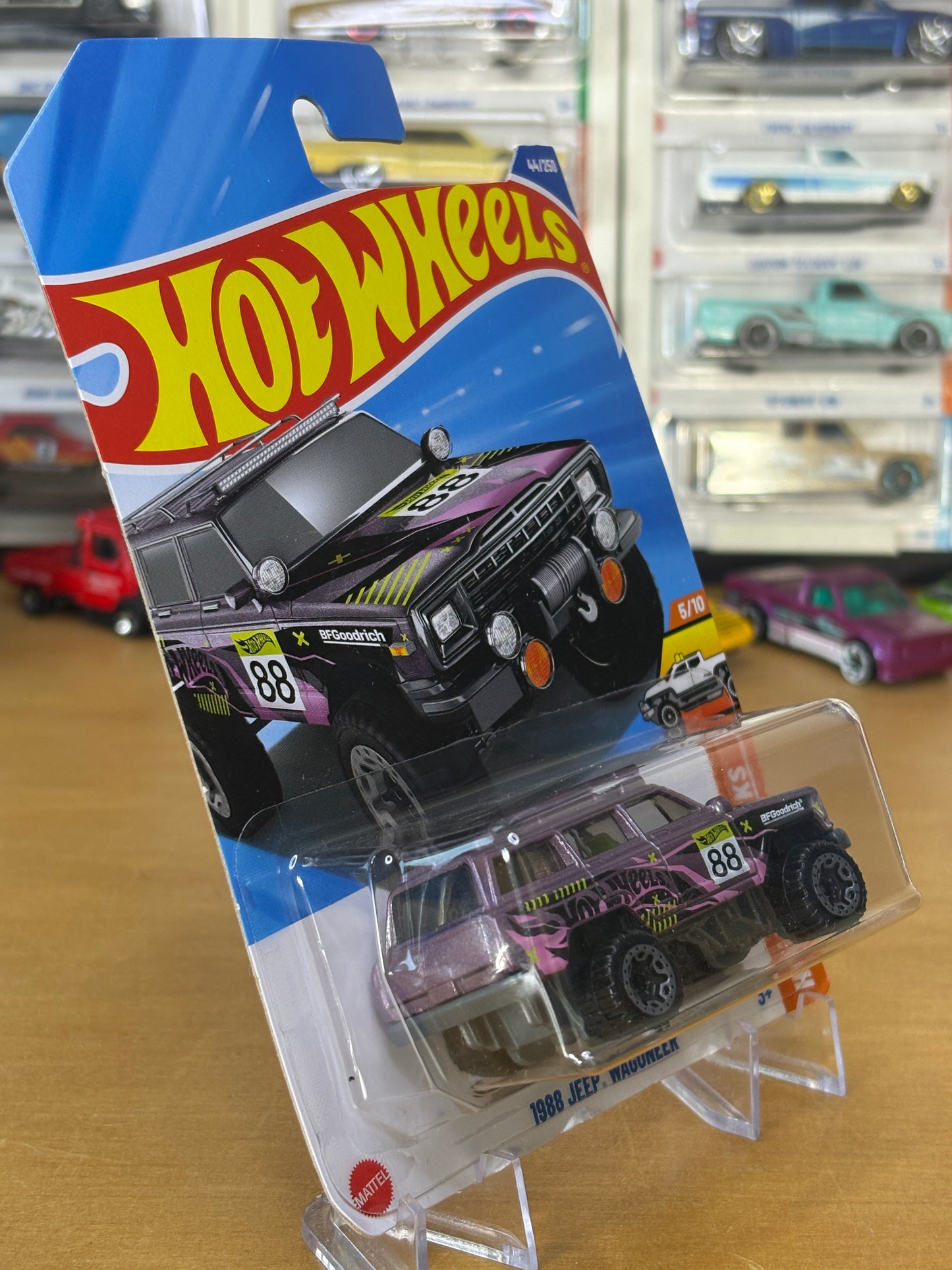 Hot Wheels Mainline / 1988 Jeep Wagoneer / 2025 HW Hot Trucks 5/10