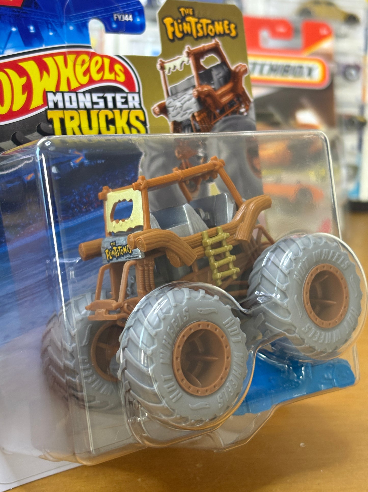 Hot Wheels Monster Trucks / The Flintmobile  / The Flintstones