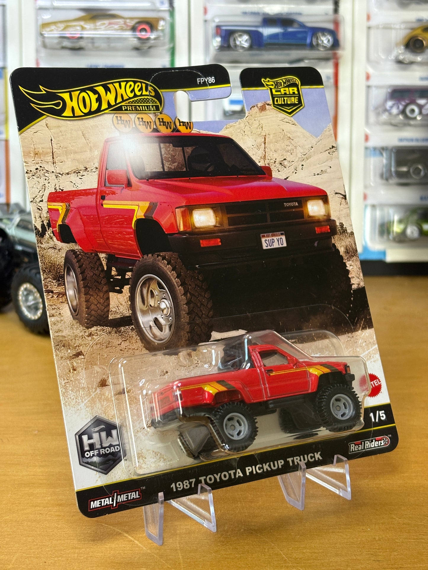 Hot Wheels Premium / 1987 Toyota Pickup Truck / 2024 HW Off Road Car Culture 1/5