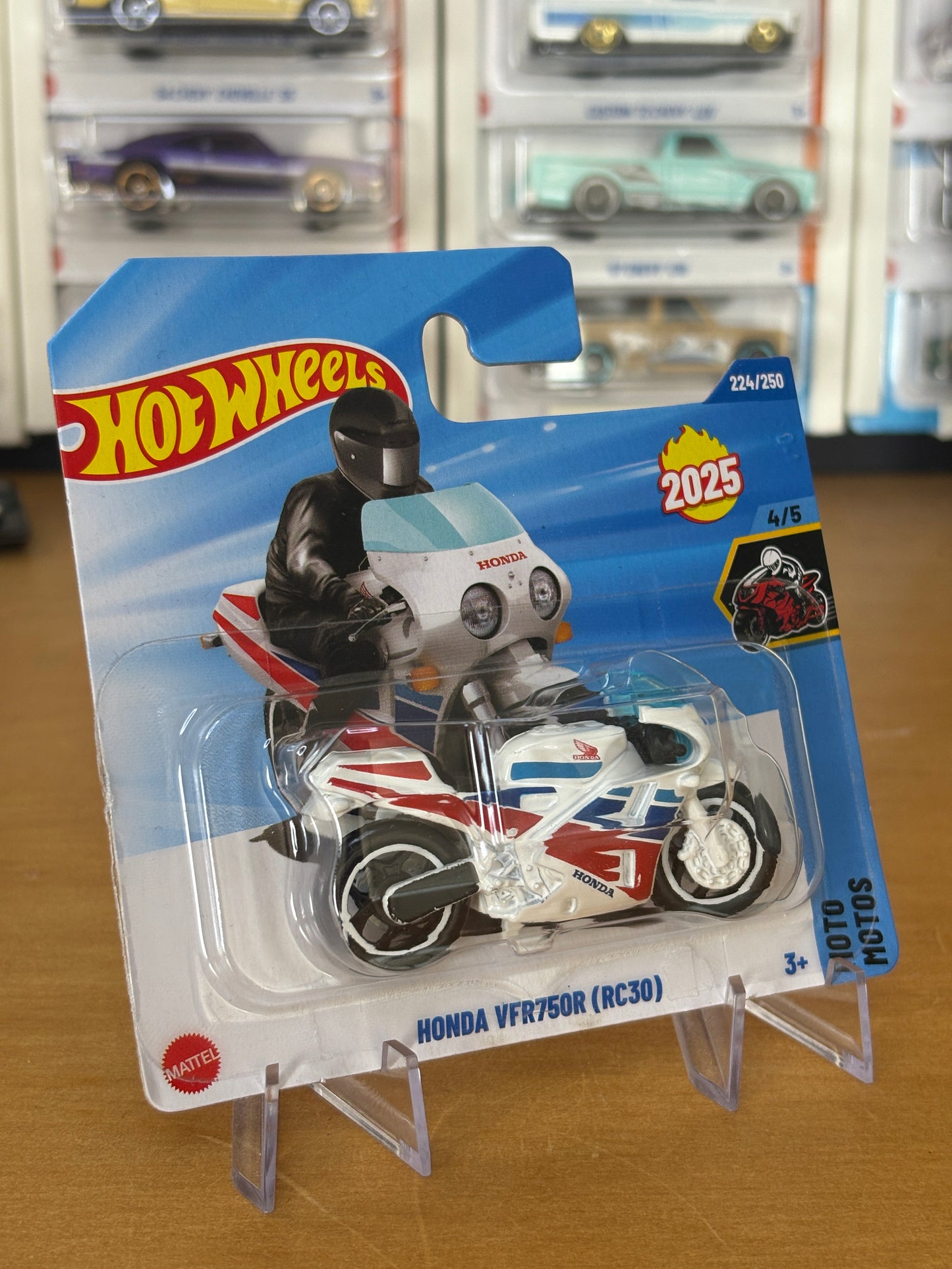 Hot Wheels Mainline / Honda VFR750R (RC30) / 2025 Moto 4/5 (Short Card)