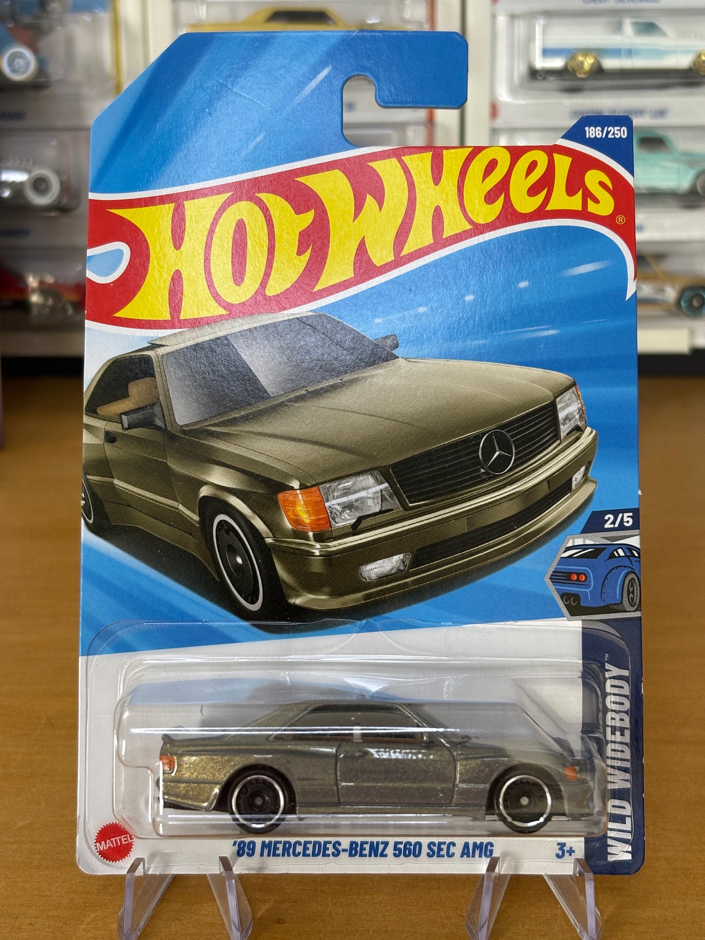 Hot Wheels Mainline / '89 Mercedes-Benz 560 SEC AMG / 2025 Wild Widebody 2/5