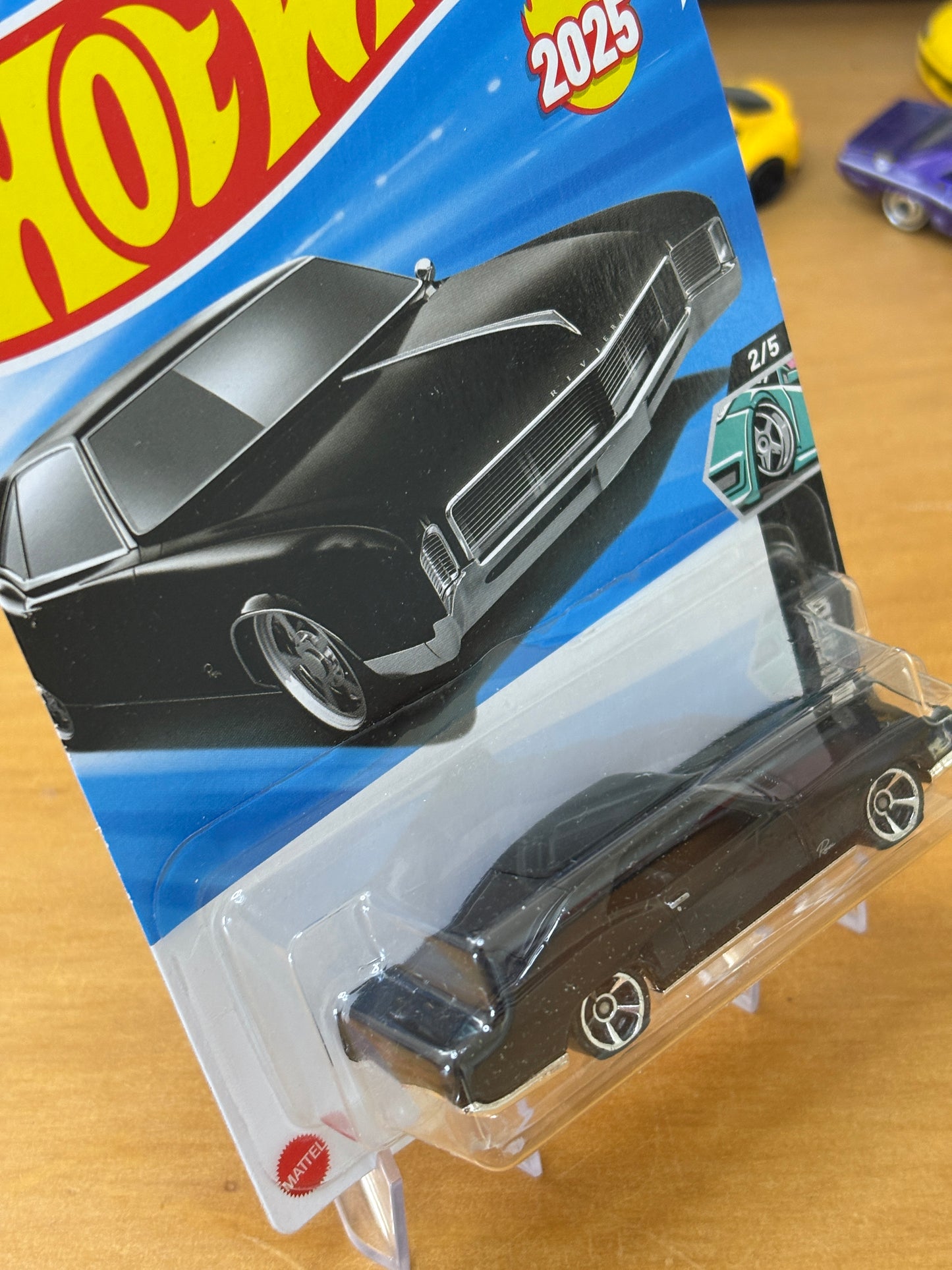 Hot Wheels Mainline / '66 Buick Riviera / 2025 HW Modified 2/5