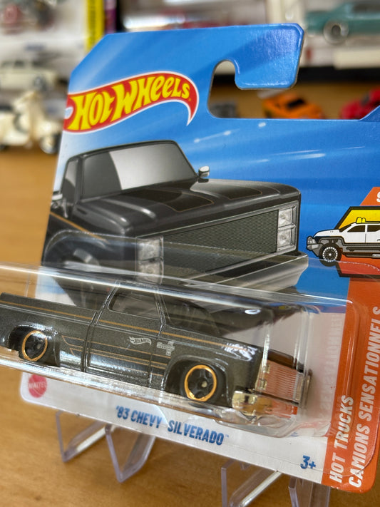 Hot Wheels Mainline / '83 Chevy Silverado / 2025 HW Hot Trucks 9/10 BLACK Short Card