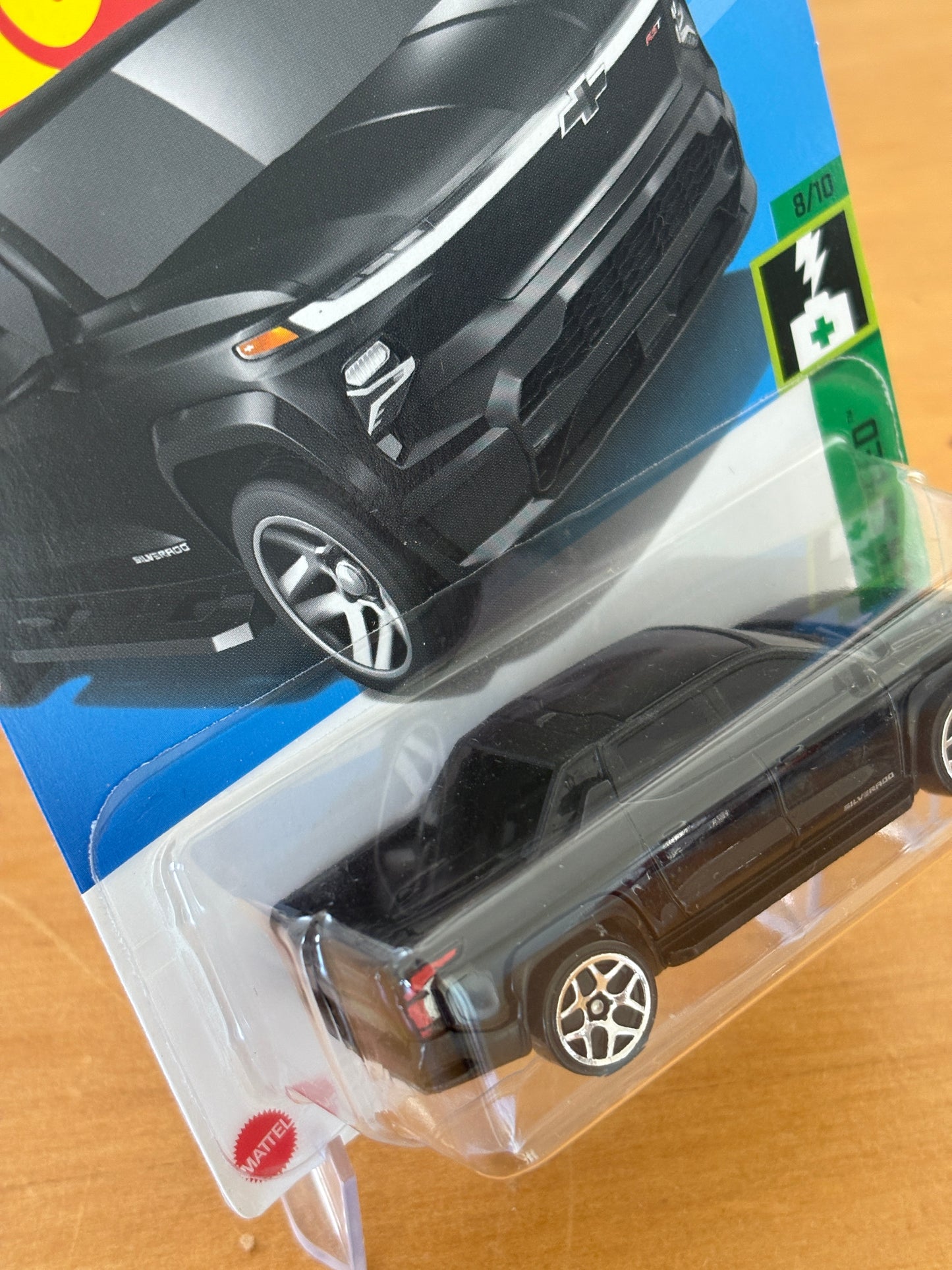 Hot Wheels Mainline / Silverado EV RST / 2024 HW Green Speed 8/10
