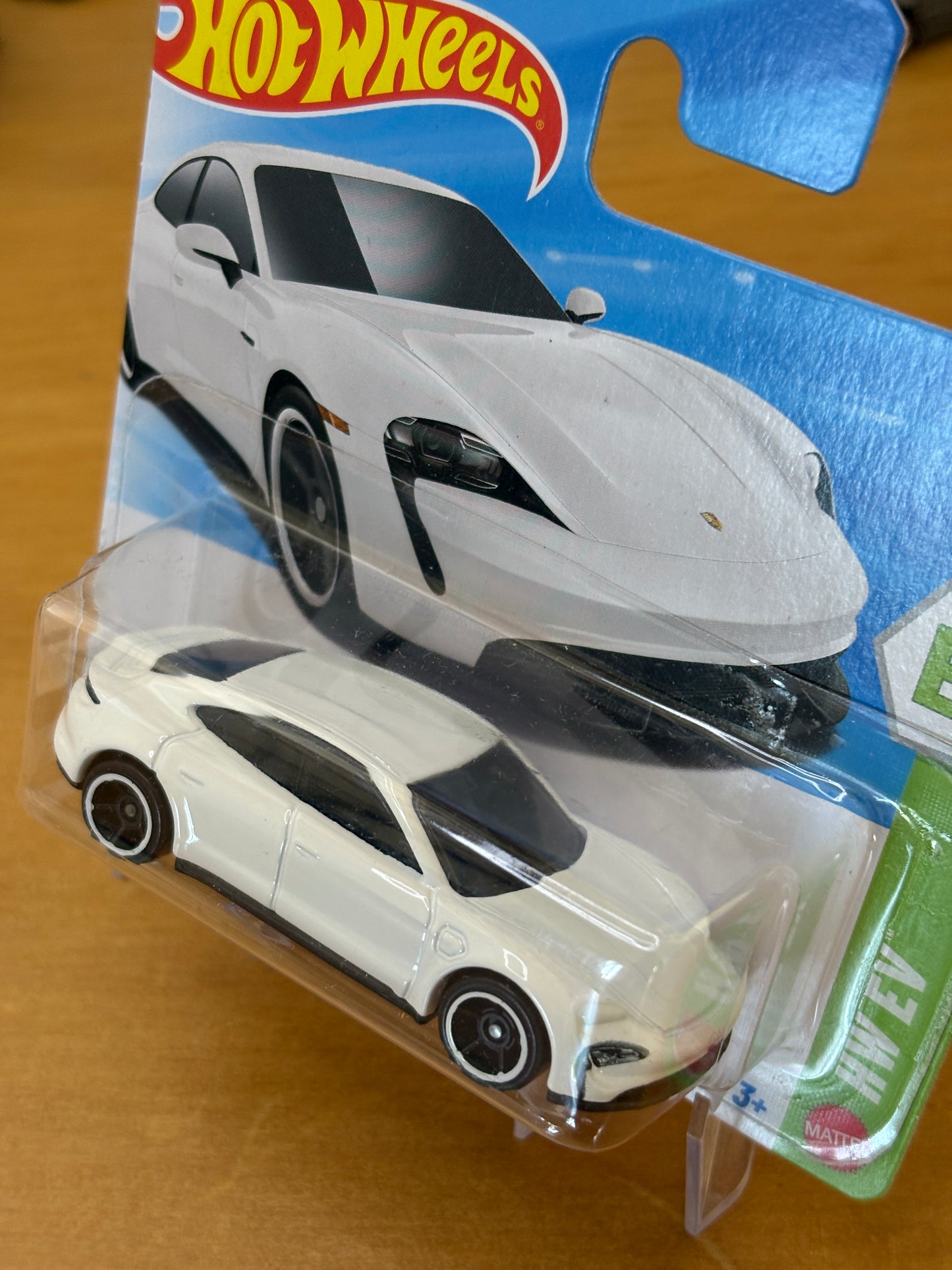 Hot Wheels Mainline / Porsche Taycan Turbo S / 2026 HW EV 3/10 Short Card