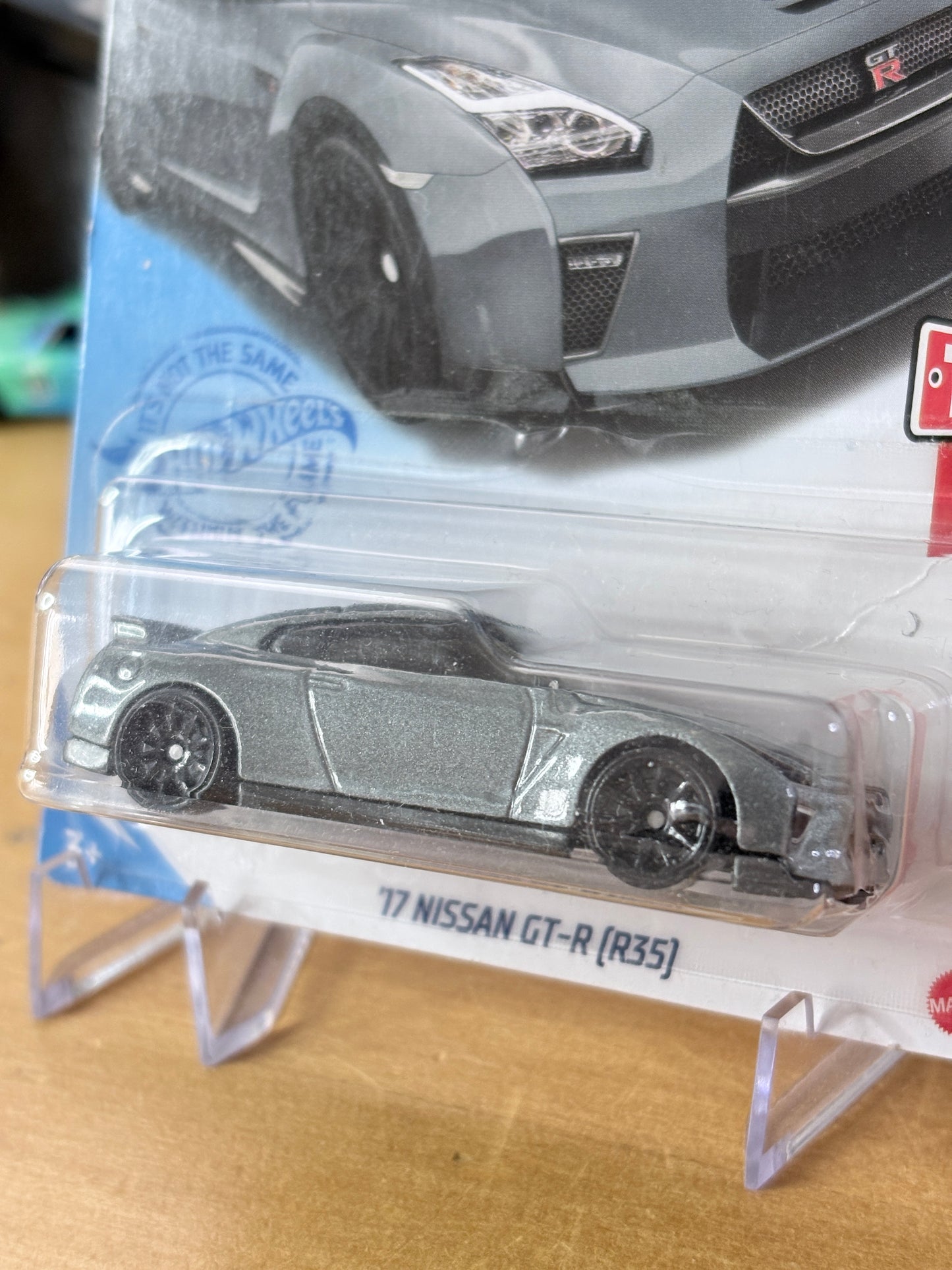 Hot Wheels '17 Nissan GT-R (R35) | Then and Now 2/10 Mainline