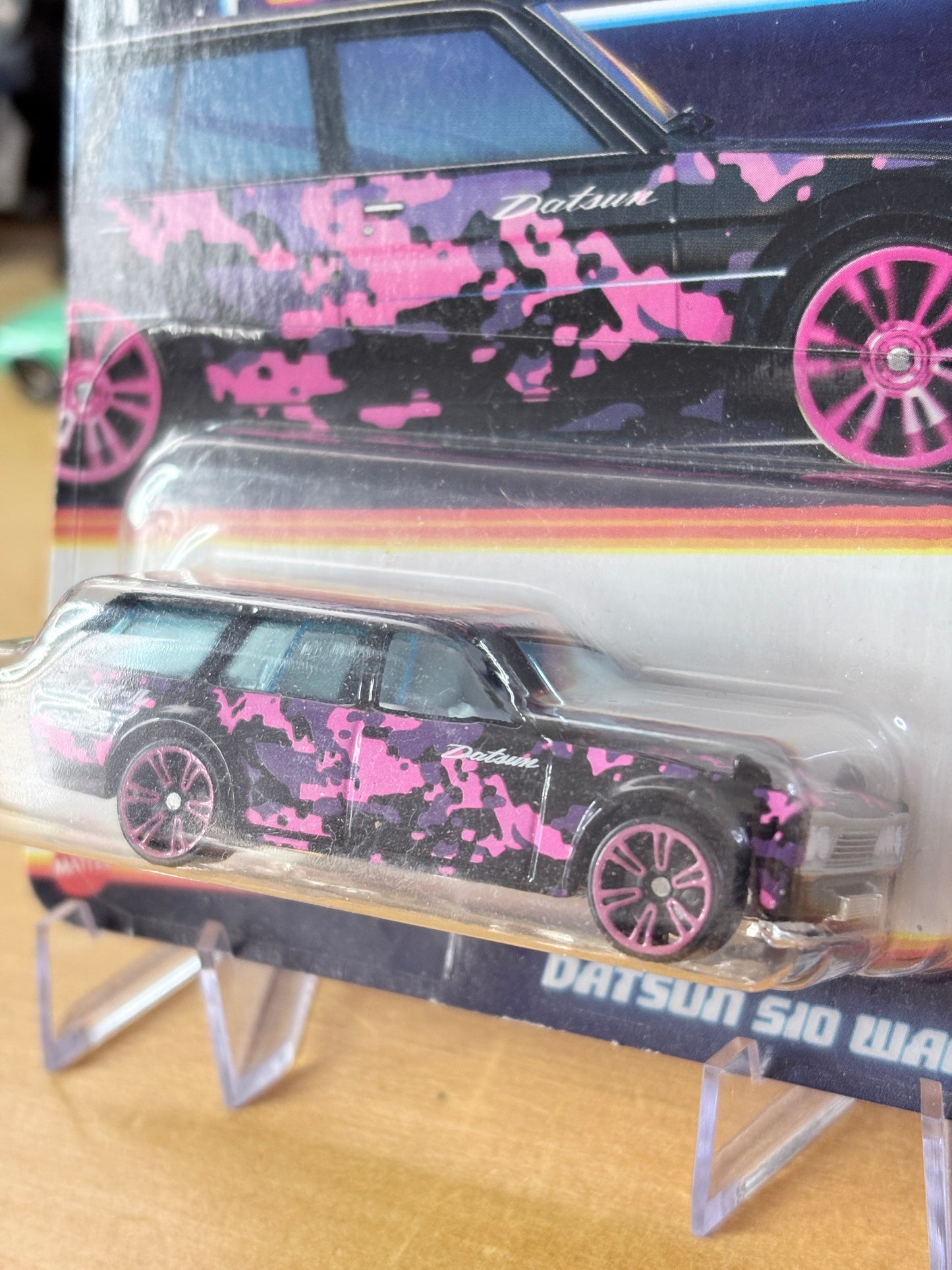 Hot Wheels Datsun 510 Wagon | 2/8 Neon Speeders