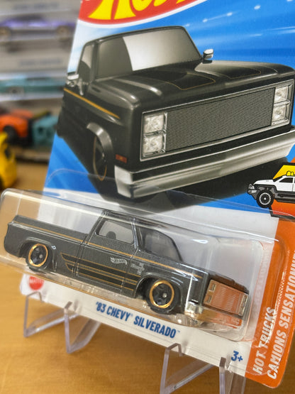 Hot Wheels Mainline / '83 Chevy Silverado / 2025 HW Hot Trucks 9/10 GREY