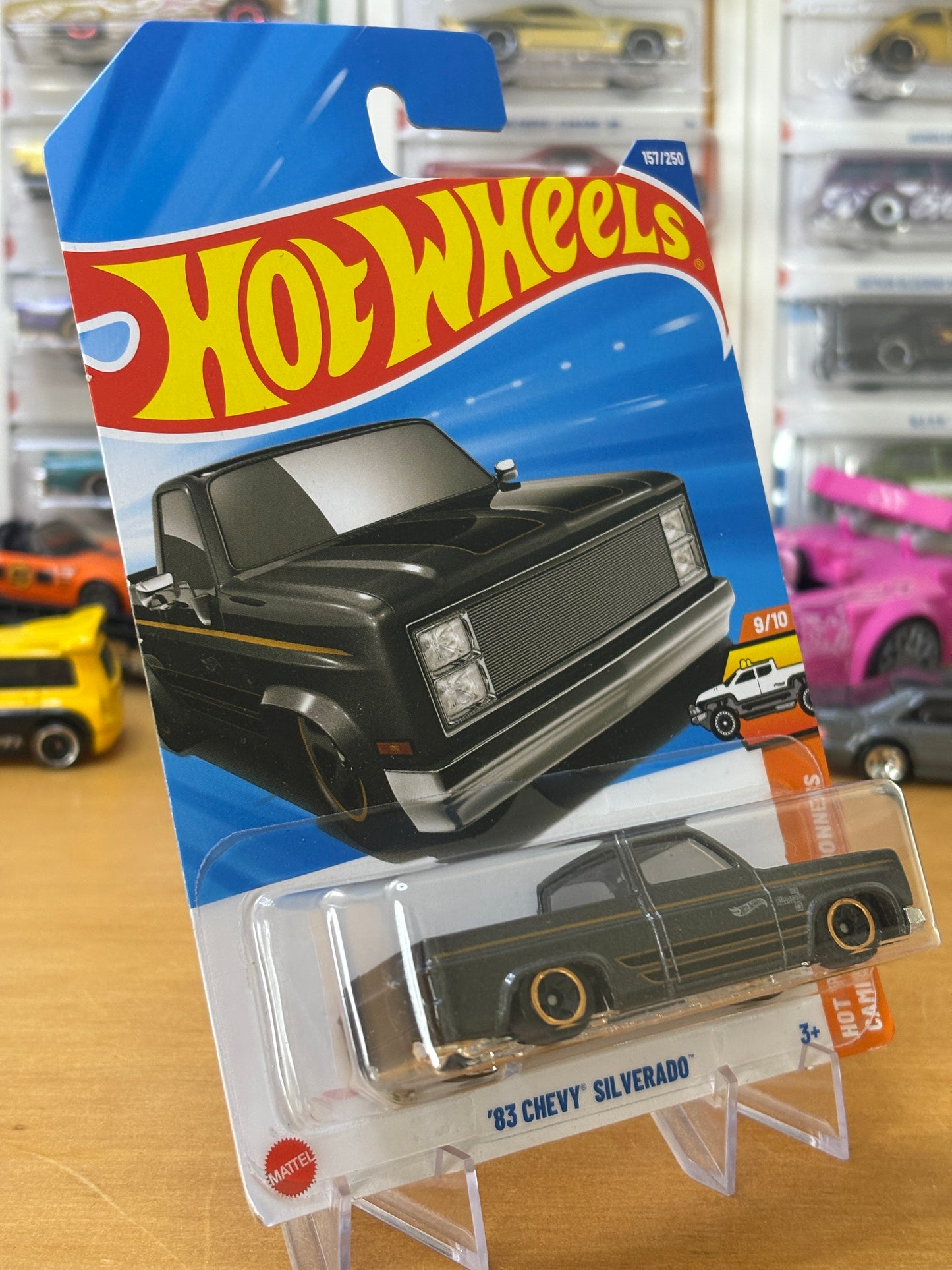 Hot Wheels Mainline / '83 Chevy Silverado / 2025 HW Hot Trucks 9/10 GREY