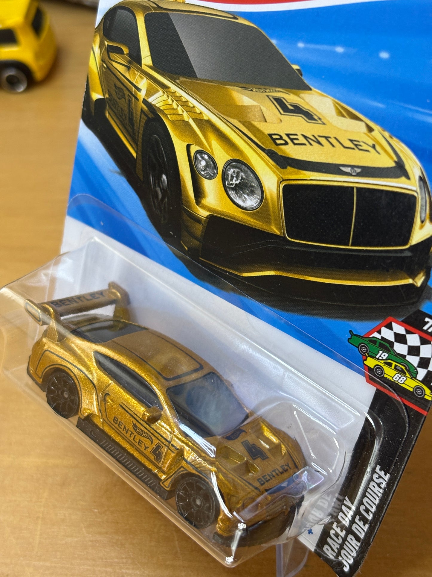 Hot Wheels Mainline / 2018 Bentley Continental GT3 / 2025 HW Race Day 7/10 GOLD
