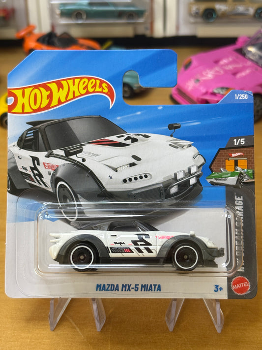 Hot Wheels Mainline / Mazda MX-5 Miata / 2026 HW Dream Garage 1/5 Short Card
