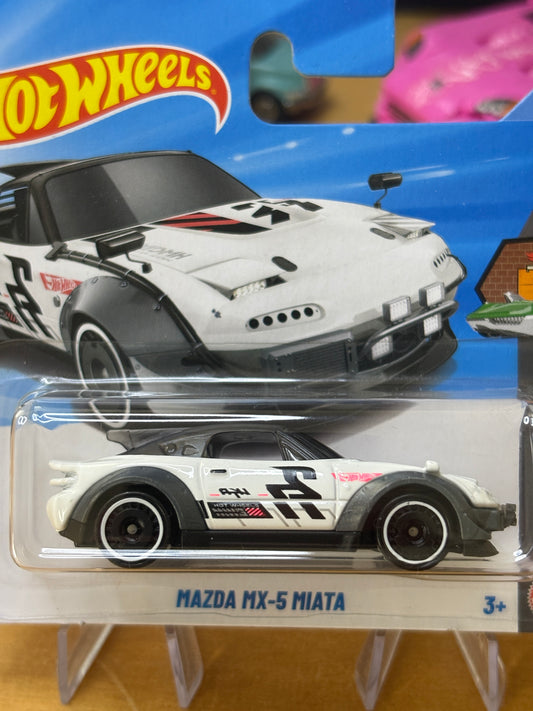 Hot Wheels Mainline / Mazda MX-5 Miata / 2026 HW Dream Garage 1/5 Short Card