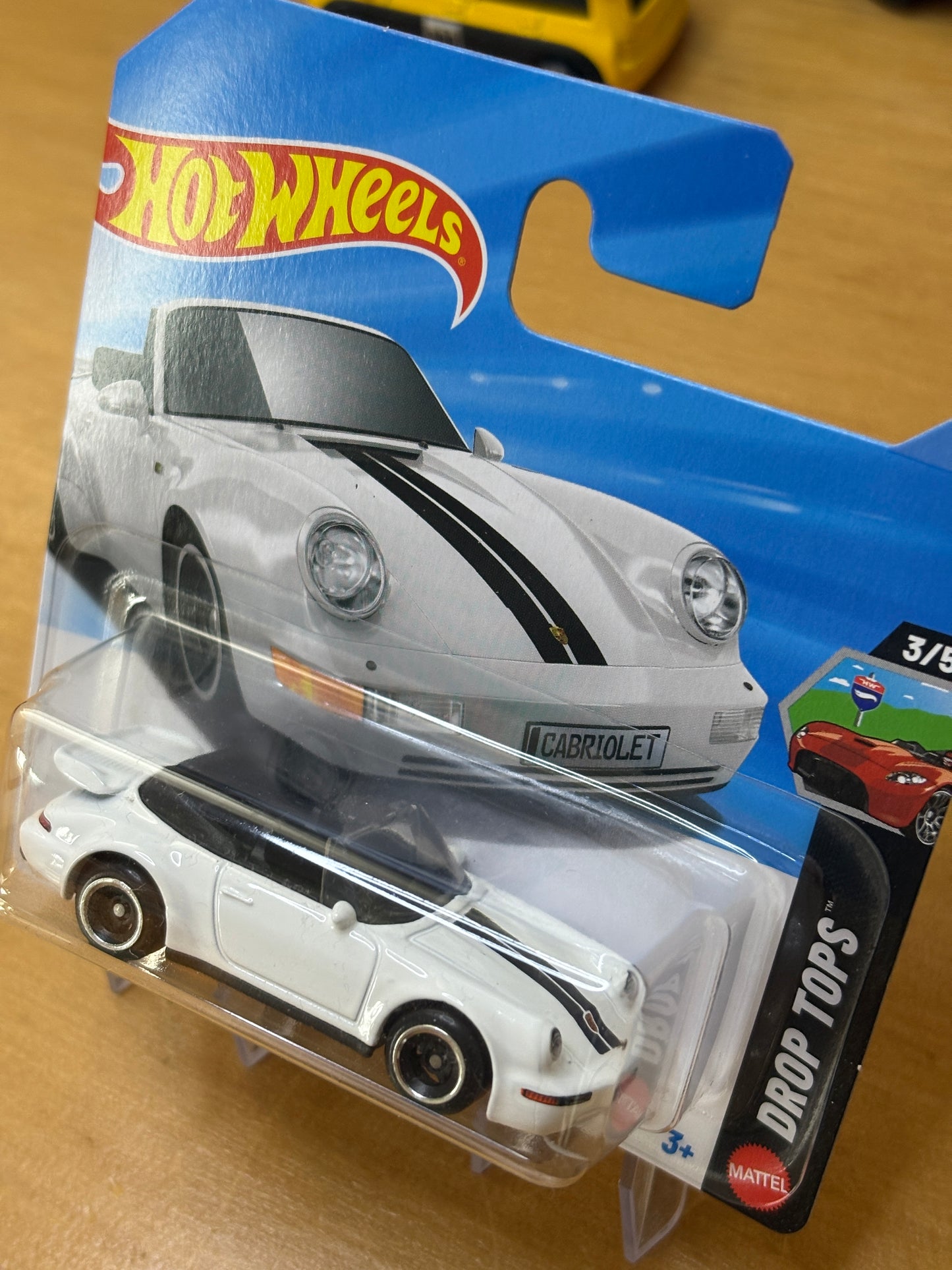 Hot Wheels Mainline / Porsche 911 Turbo Cabriolet / 2026 Drop Top 3/5 Short Card WHITE