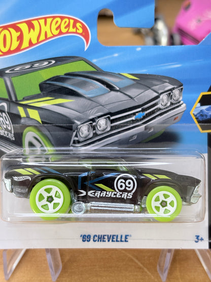 Hot Wheels Mainline / '69 Chevelle / 2026 X-Raycers 3/5 Short Card