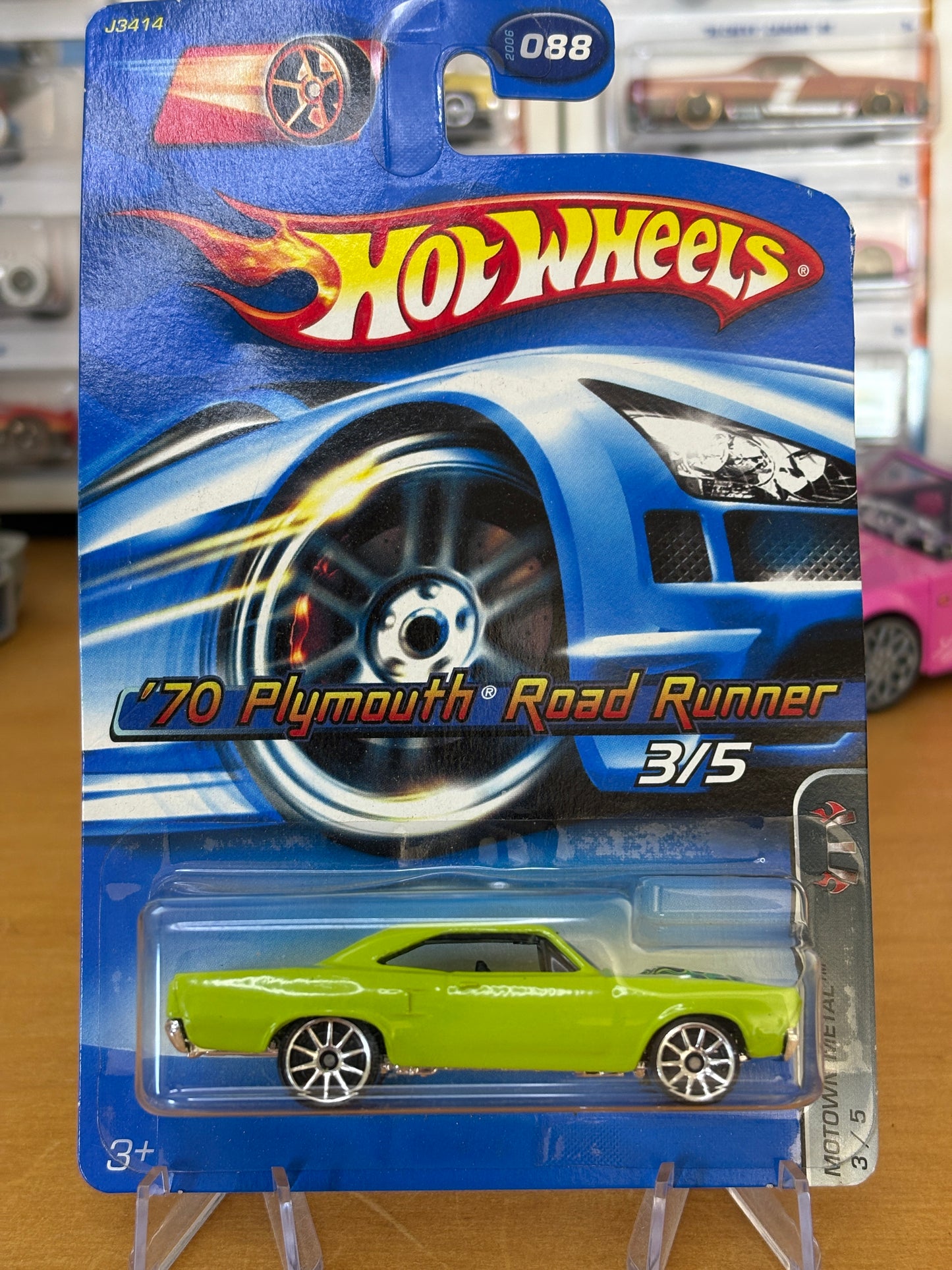 Hot Wheels Mainline / '70 Plymouth Road Runner / 2006 MoTown Metal 3/5