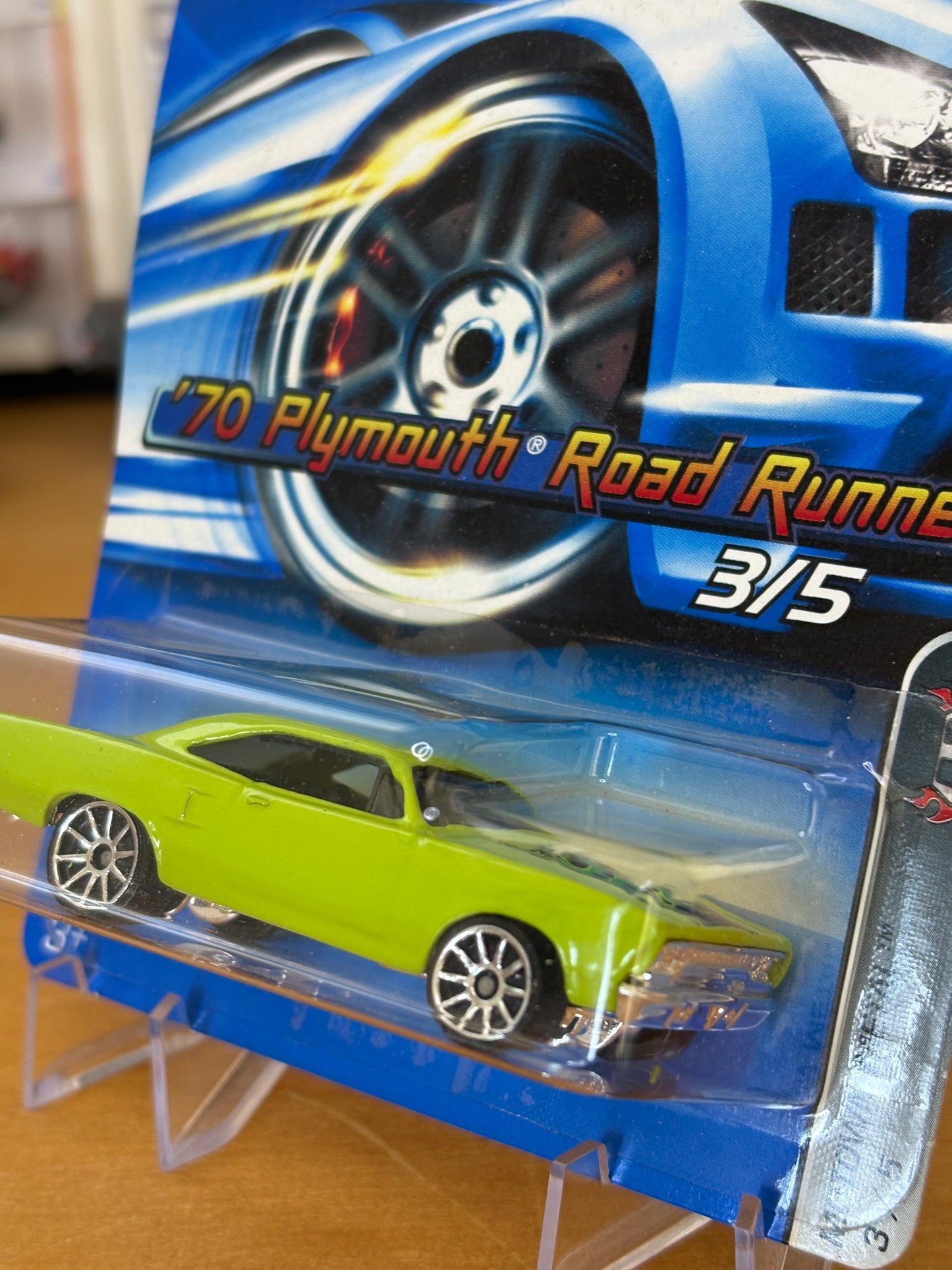 Hot Wheels Mainline / '70 Plymouth Road Runner / 2006 MoTown Metal 3/5