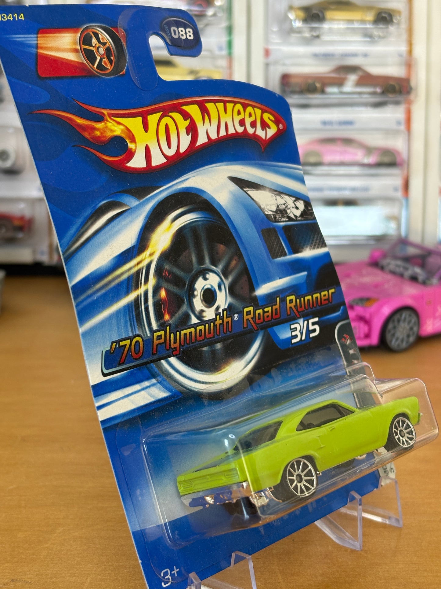 Hot Wheels Mainline / '70 Plymouth Road Runner / 2006 MoTown Metal 3/5
