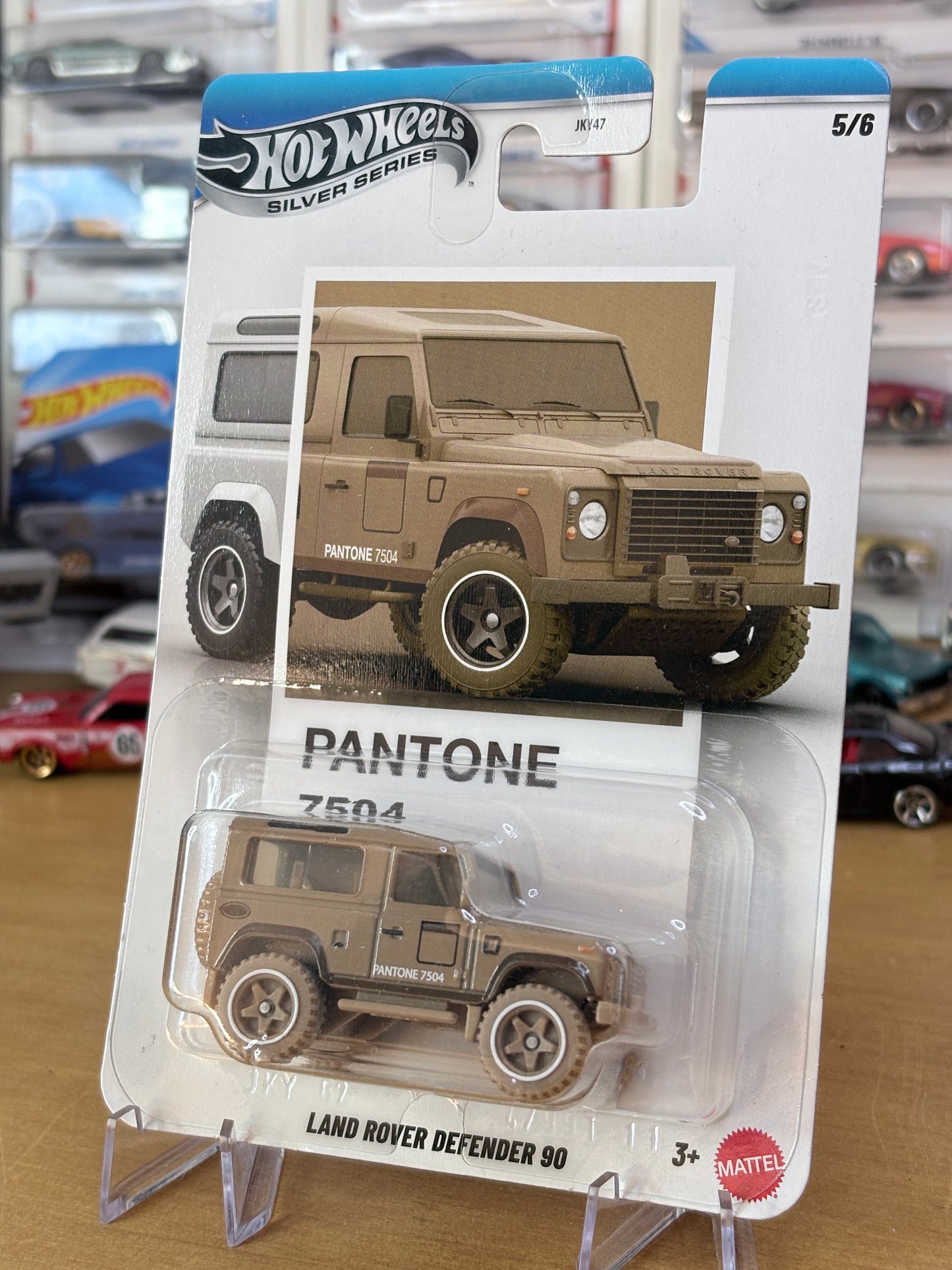 Hot Wheels Silver Series | Land Rover Defender 90 | 2026 Pantone 5/6