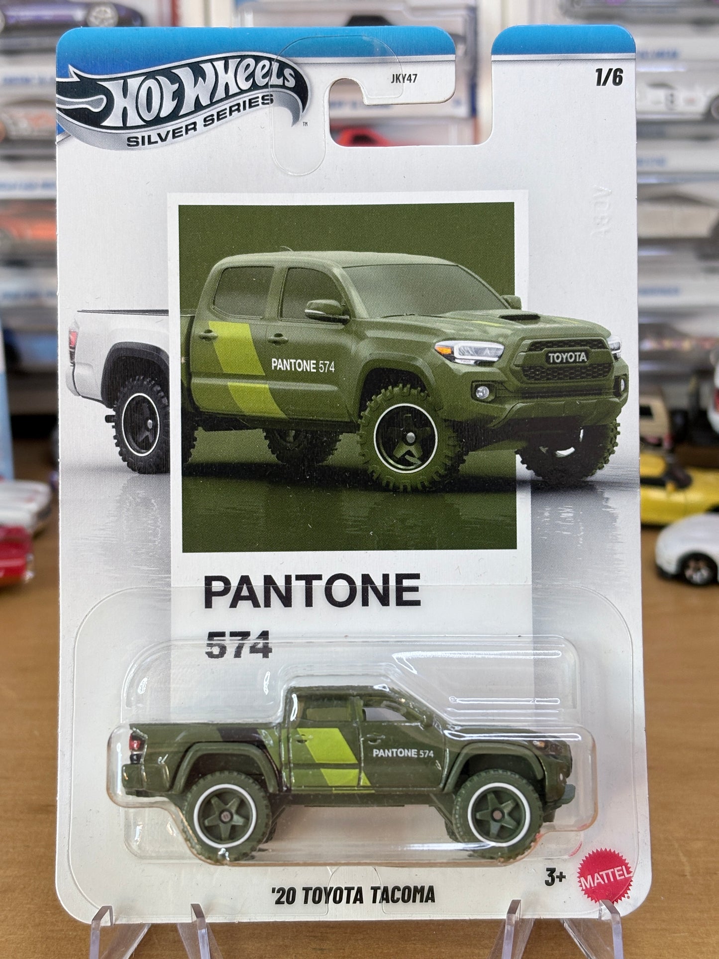 Hot Wheels Silver Series | Toyota Tacoma | 2026 Pantone 1/6