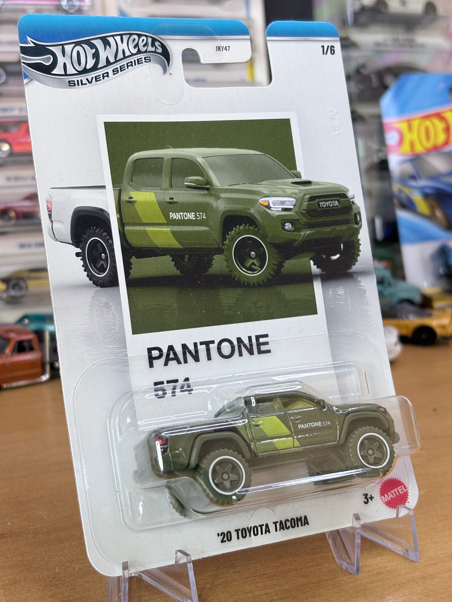 Hot Wheels Silver Series | Toyota Tacoma | 2026 Pantone 1/6