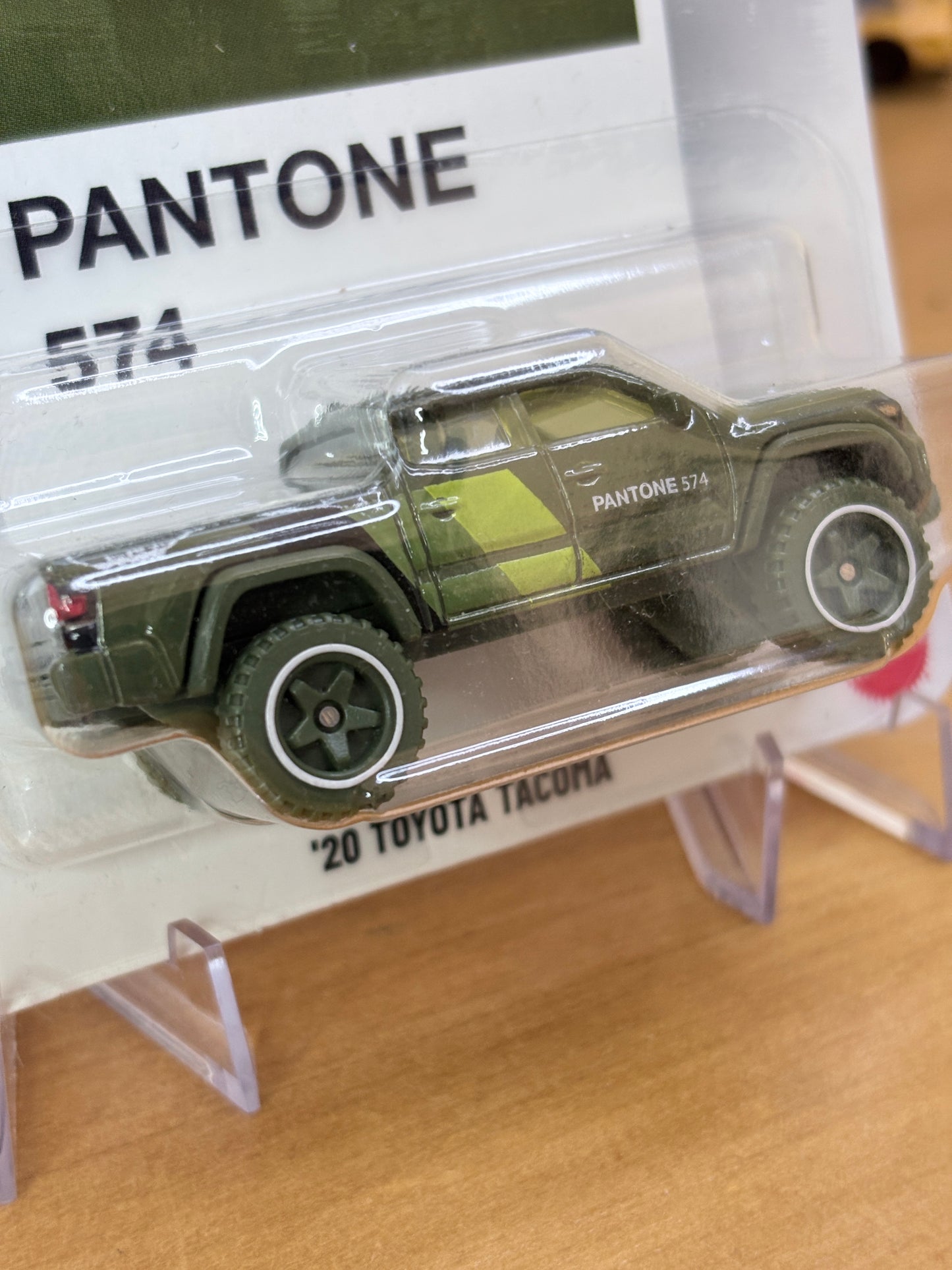 Hot Wheels Silver Series | Toyota Tacoma | 2026 Pantone 1/6