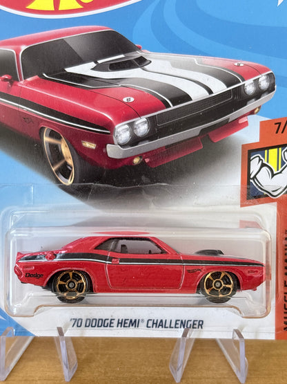 Hot Wheels Mainline / '70 Dodge Hemi Challenger / 2021 Muscle Mania 7/10