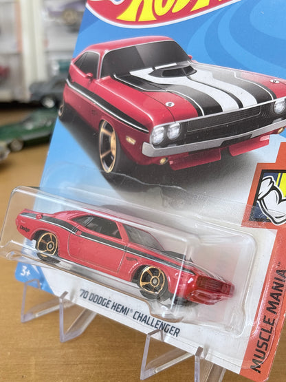 Hot Wheels Mainline / '70 Dodge Hemi Challenger / 2021 Muscle Mania 7/10