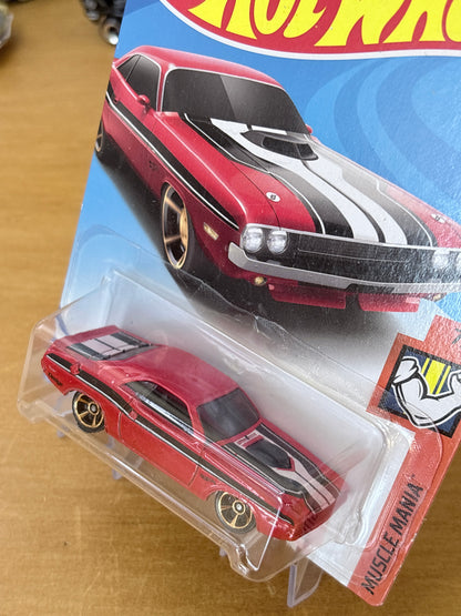 Hot Wheels Mainline / '70 Dodge Hemi Challenger / 2021 Muscle Mania 7/10