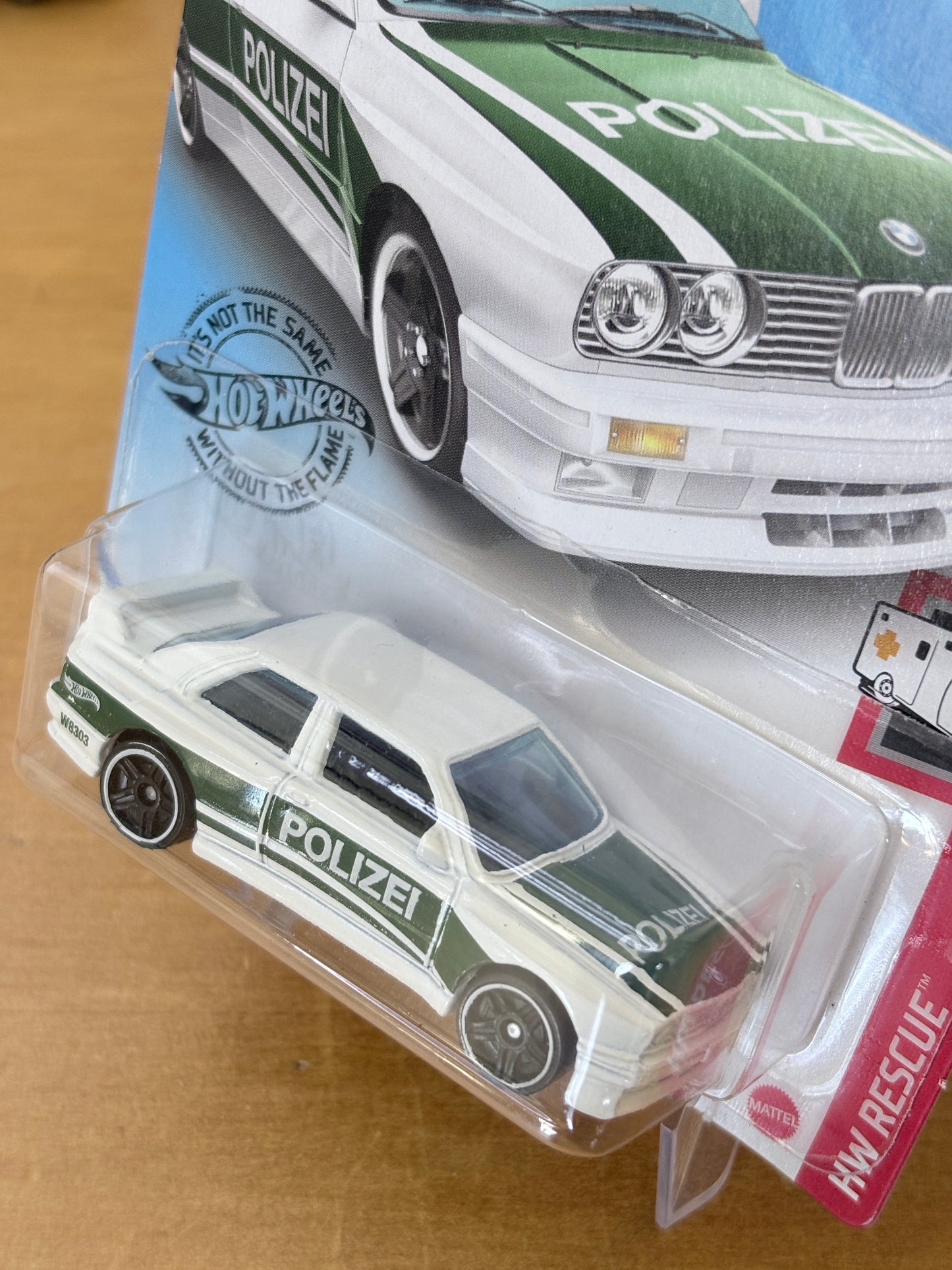 Hot Wheels Mainline / '92 BMW M3 / 2018 HW Rescue 4/10