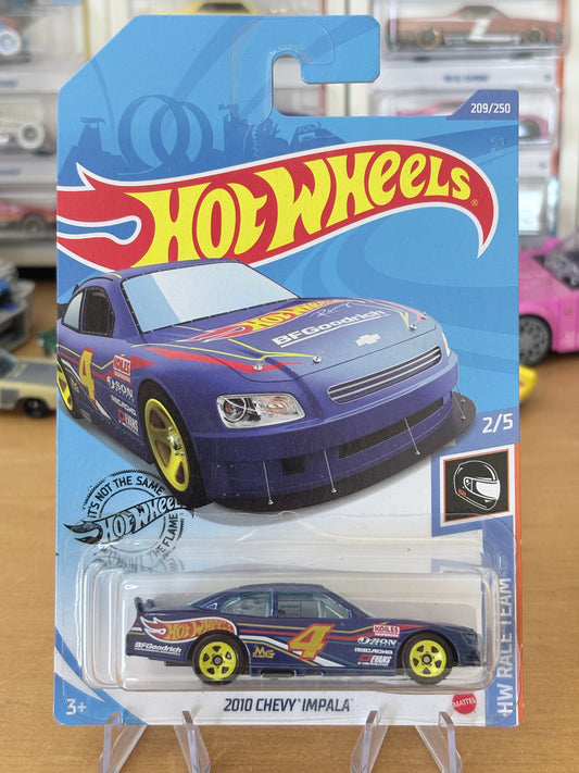 Hot Wheels Mainline / 2010 Chevy Impala / 2018 HW Race Team 2/5