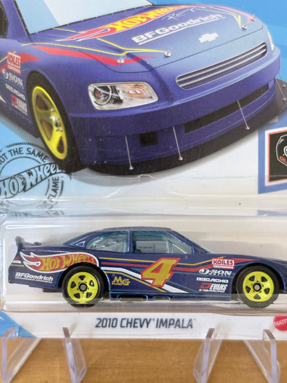 Hot Wheels Mainline / 2010 Chevy Impala / 2018 HW Race Team 2/5