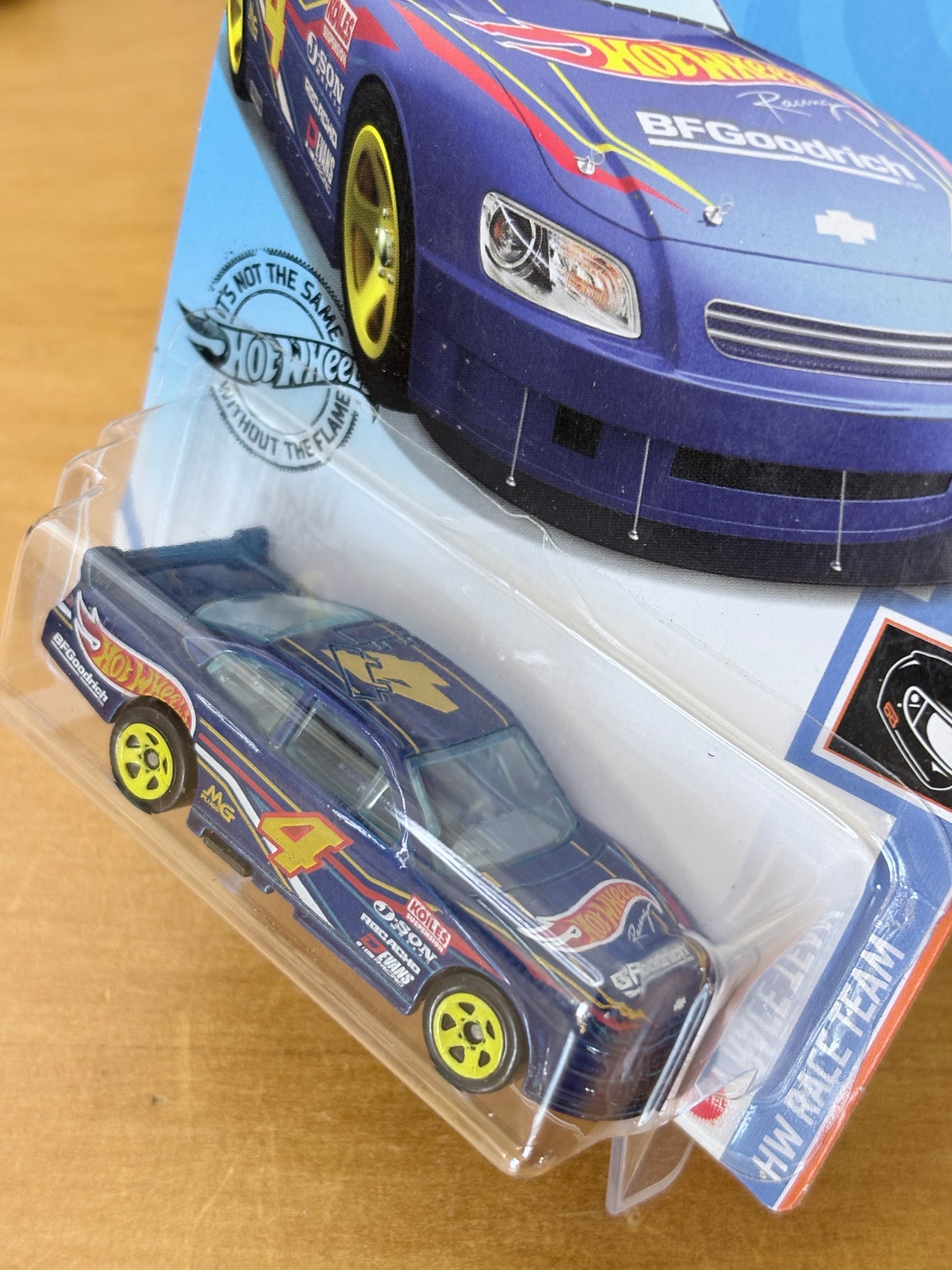 Hot Wheels Mainline / 2010 Chevy Impala / 2018 HW Race Team 2/5