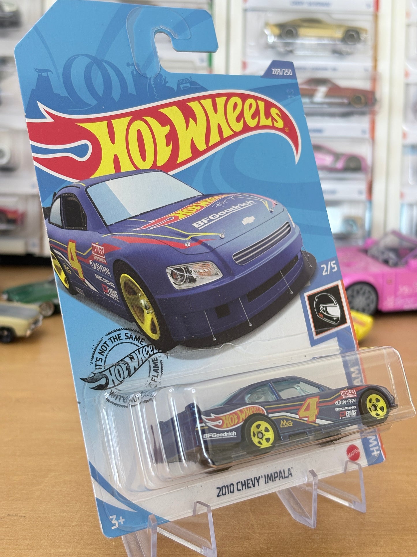 Hot Wheels Mainline / 2010 Chevy Impala / 2018 HW Race Team 2/5