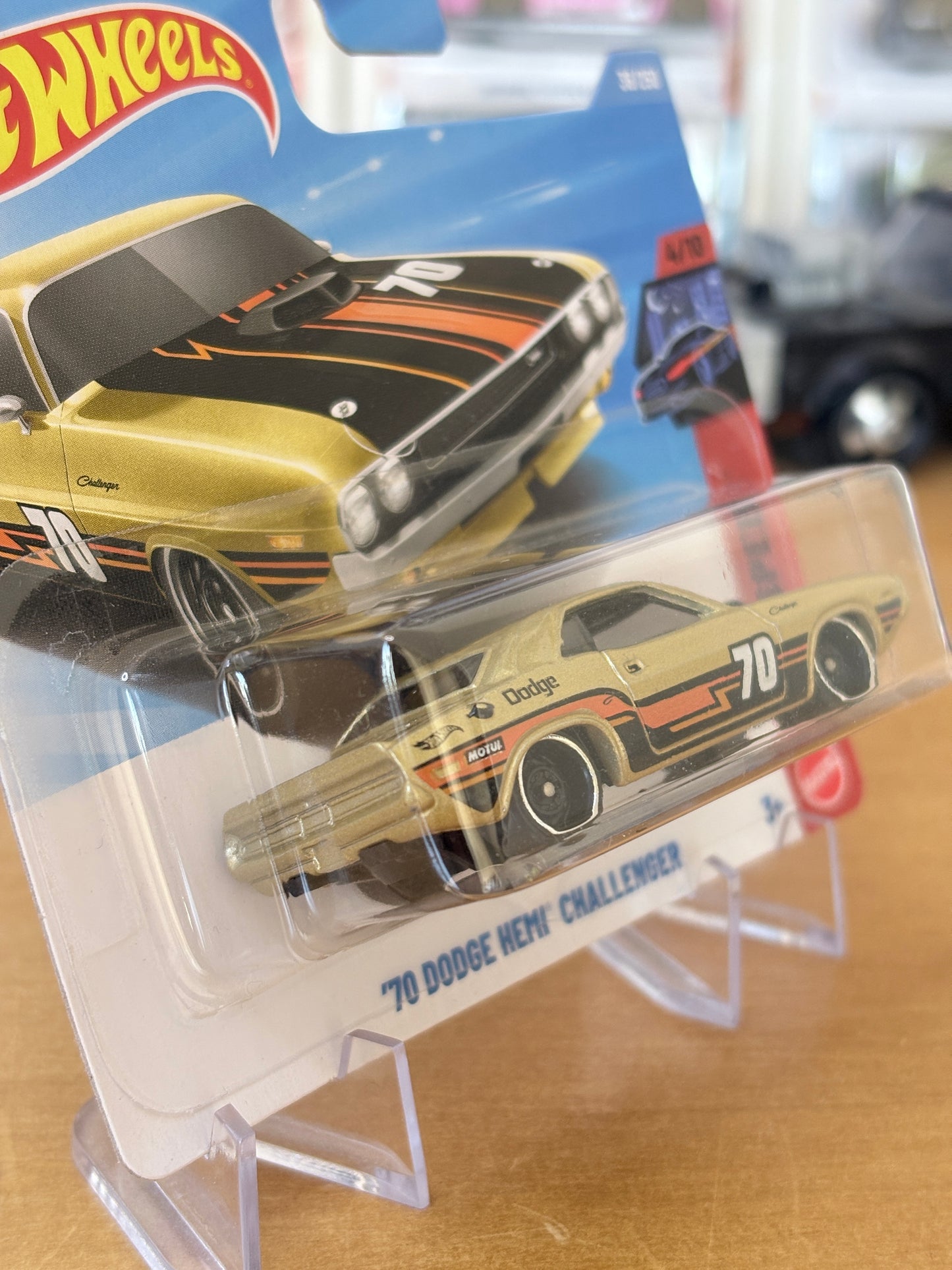 Hot Wheels Mainline / '70 Dodge Hemi Challenger / 2026 Nightspeed 4/10 (Short Card)