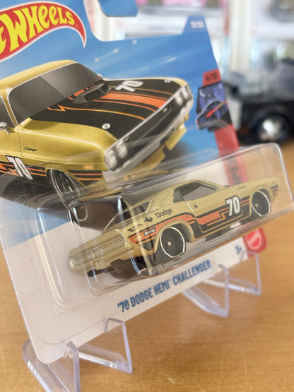 Hot Wheels Mainline / '70 Dodge Hemi Challenger / 2026 Nightspeed 4/10 (Short Card)