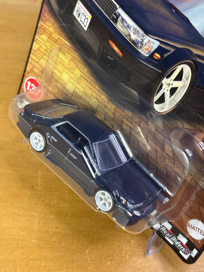 Hot Wheels Nissan Laurel C33 Boulevard #137 Premium Diecast