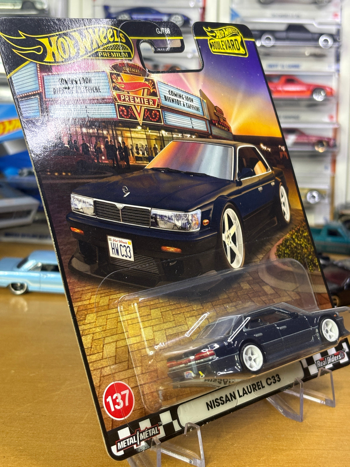 Hot Wheels Nissan Laurel C33 Boulevard #137 Premium Diecast