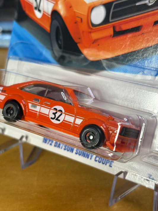 Hot Wheels 1972 Datsun Sunny Coupe | 2026 Compact Kings 10/10 Mainline