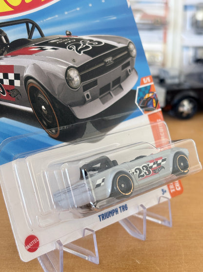 Hot Wheels Mainline Treasure Hunt / Triumph TR6 / 2025 Track Champs 5/5