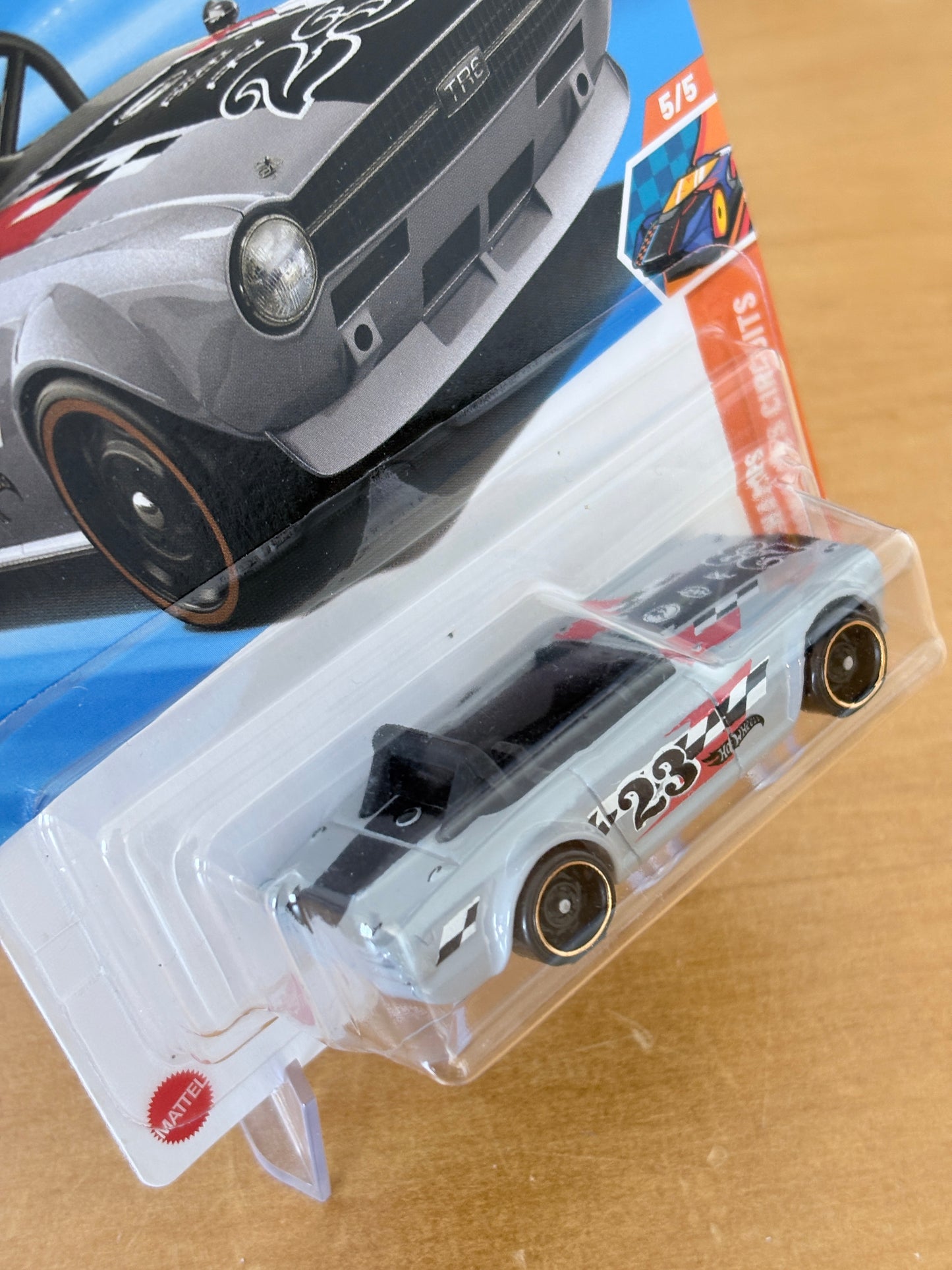 Hot Wheels Mainline Treasure Hunt / Triumph TR6 / 2025 Track Champs 5/5
