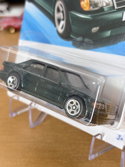 Hot Wheels Mainline / Mercedes-Benz 500 E / 2025 HW: 70's vs. 90's 3/10 Green